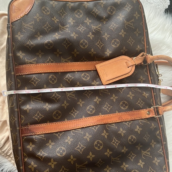 Louis Vuitton Sirius travel includes dust bag + 2 more accessories - tag name. - Picture 6 of 15